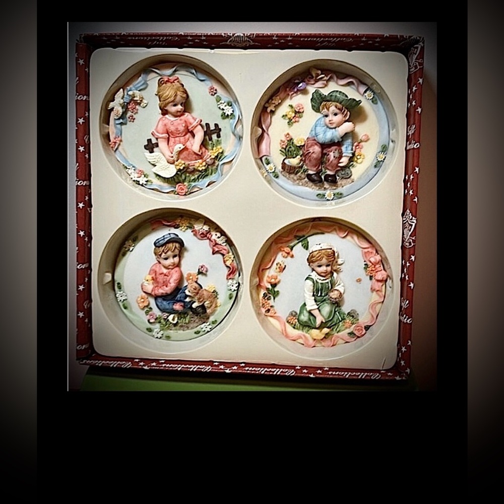 Turtle King Corp. Vintage 1998 Collector Plate Wall Hanger 3D Plaques set/4  NIB